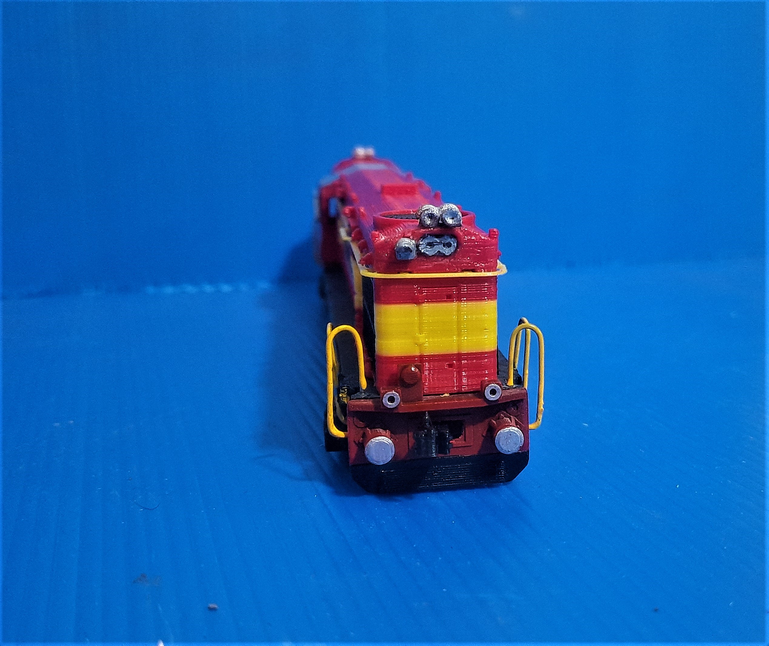 CRealities WDM3A Locomotive HO Scale Display Model (Red Yellow)