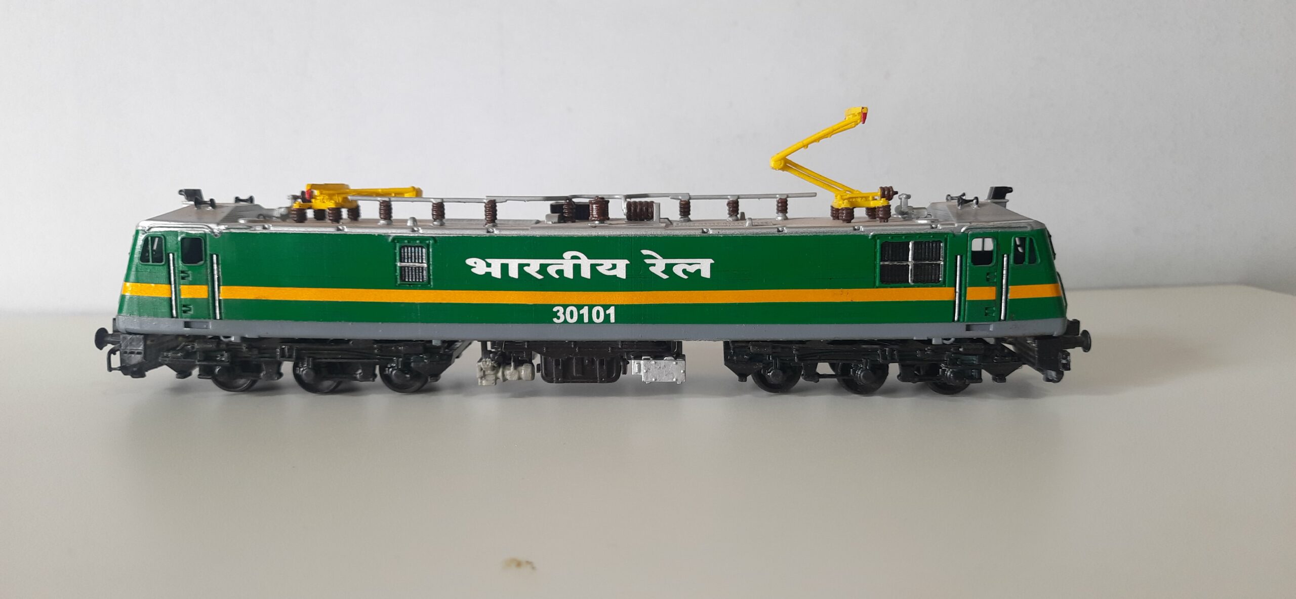 CRealities WAG 9 Locomotive Indian Railways HO Scale Display Model.